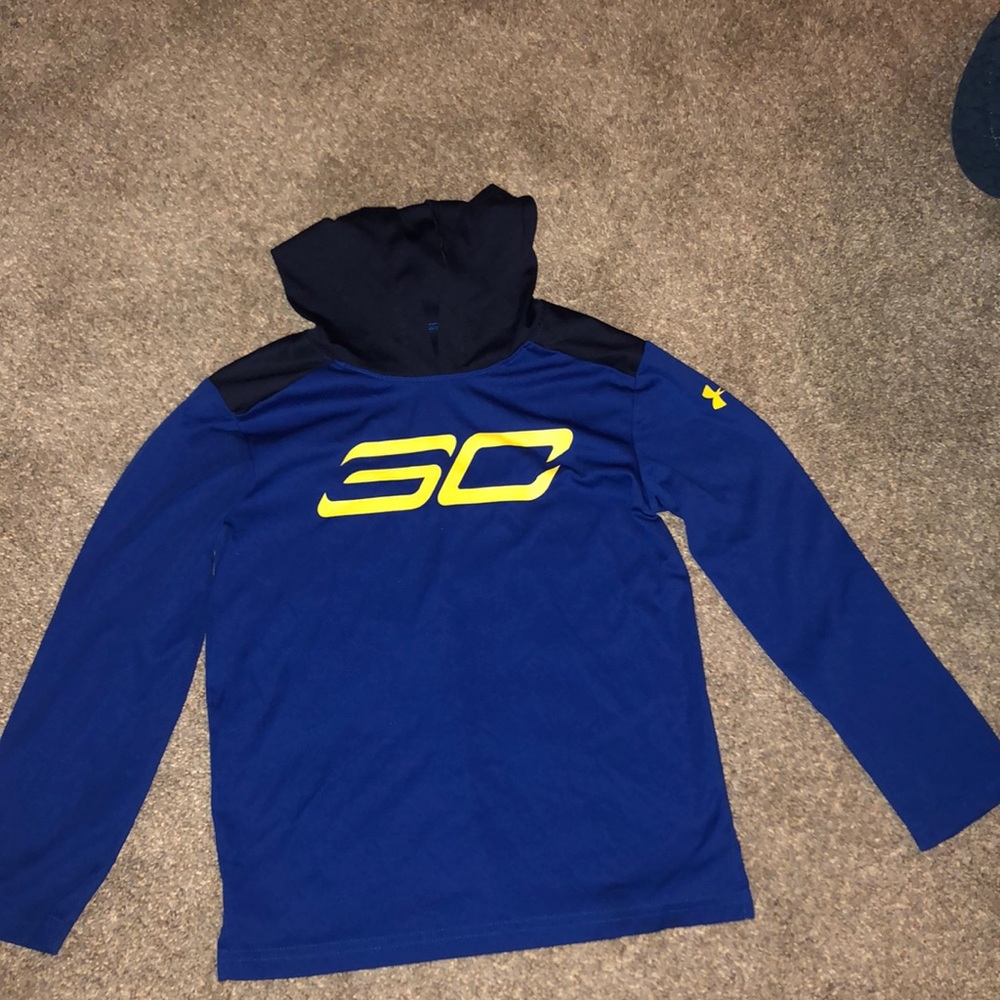 Boys Under Armour T-shirt with hood